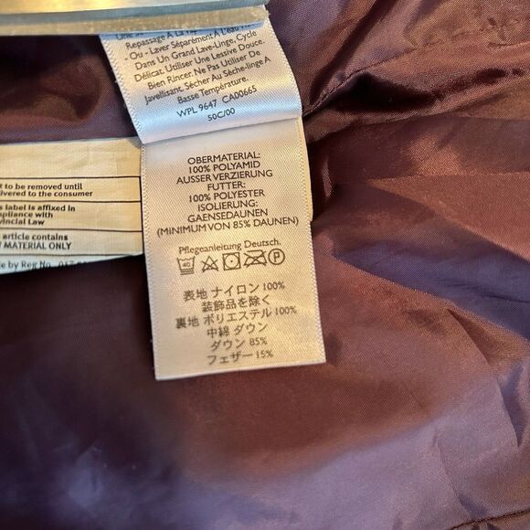 Eddie Bauer Burgundy Goose Down Puffer Vest Women's Medium EB700 Fill Power EUC - Picture 12 of 12